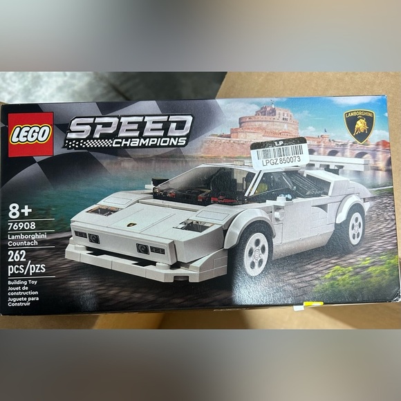 Legos Lamborghini Countach Item #76908 - Picture 6 of 7